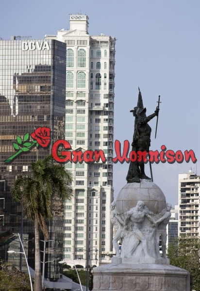 Vista Ciudad De Panama Y Monumentos A Bal